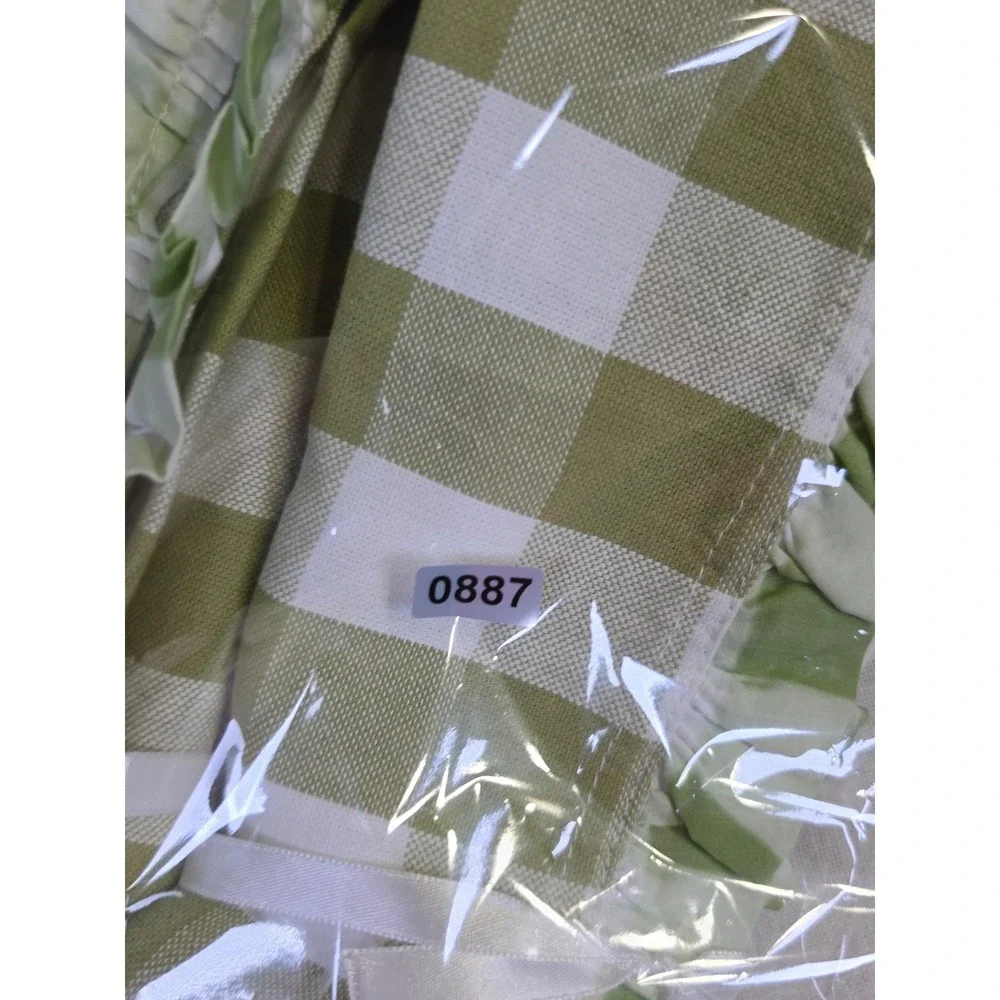 N/A green white